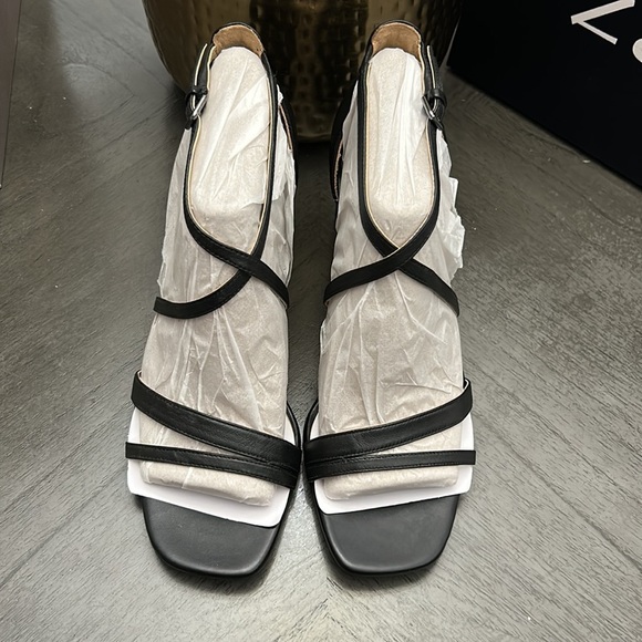 NATURALIZER Tiff Ankle Strap Sandals (WIDE) - Picture 6 of 9